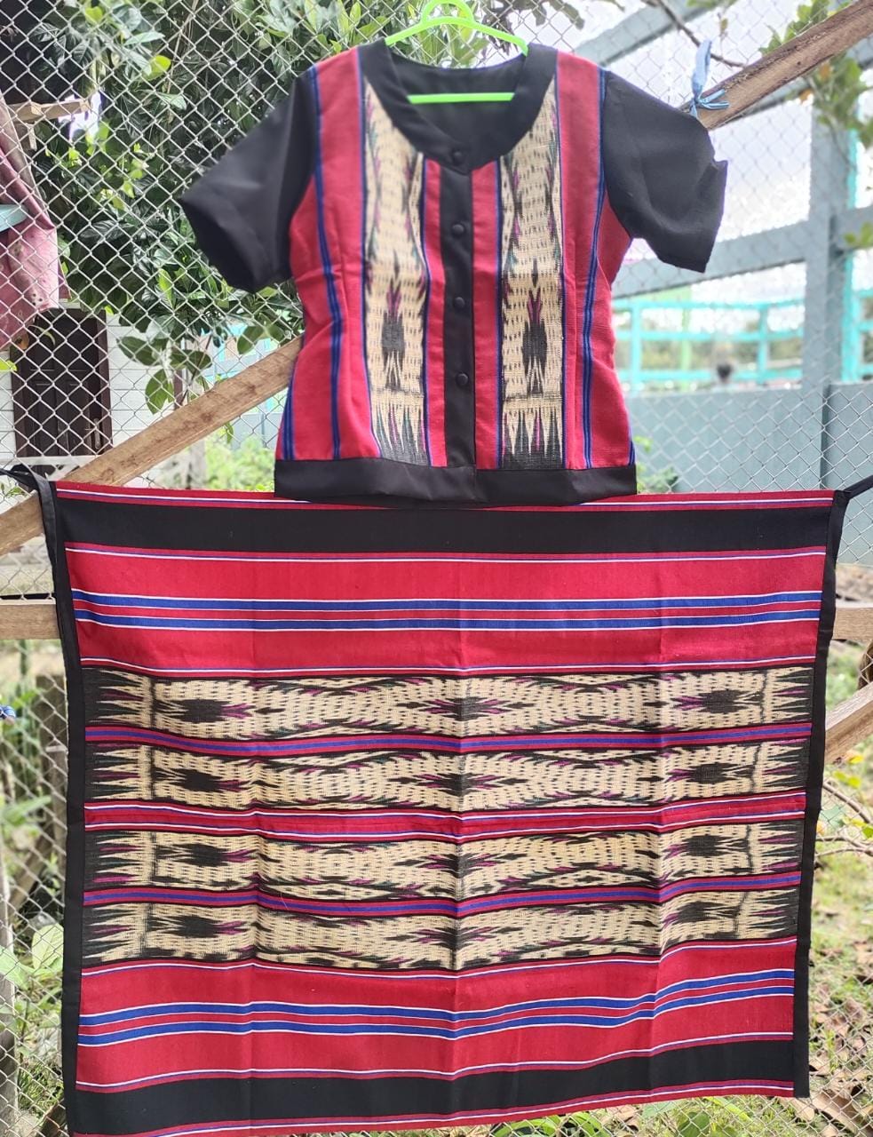 Tenun Doyo/Baju ada Dayak Benuaq